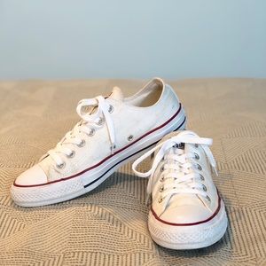 Converse Chuck Taylor White Size 8